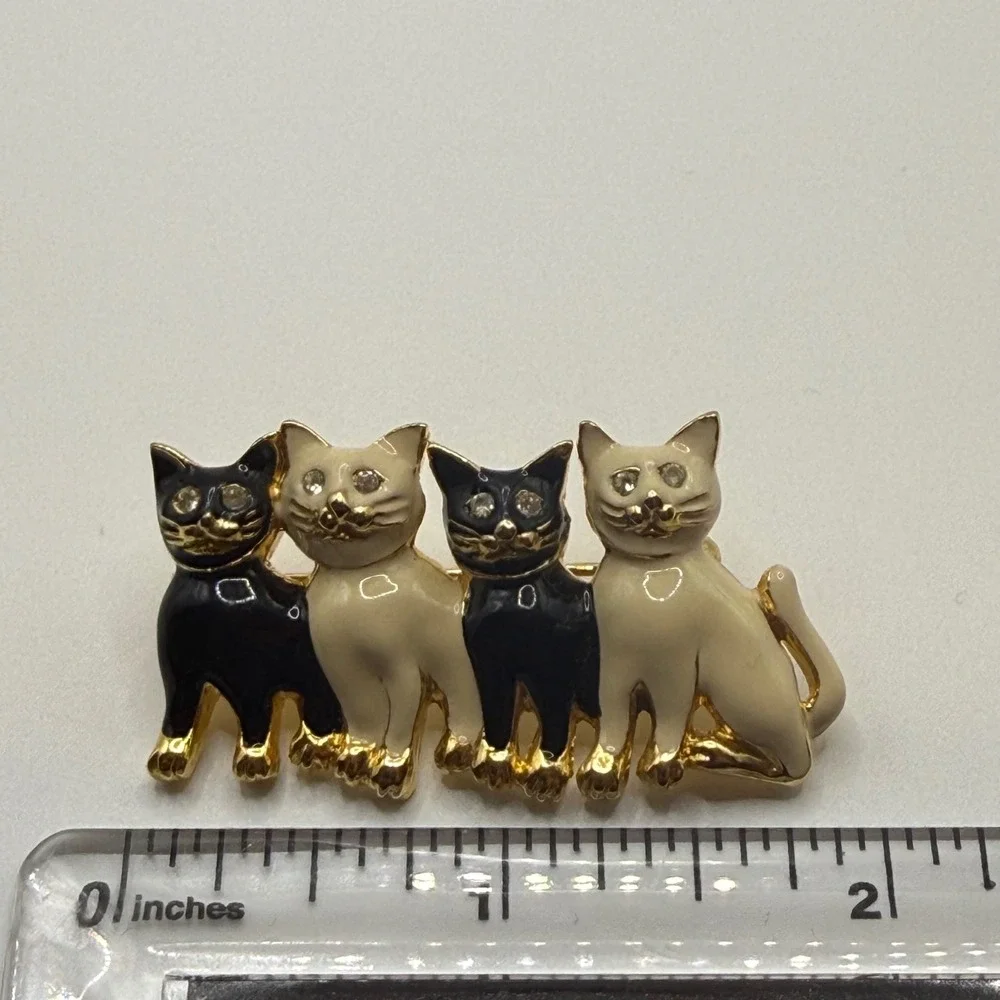 Vintage Black White Enamel Four Cats Brooch Gold Tone Rhinestone Eye Kitten Pin